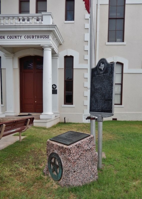 Wilson County Marker (<i>tall view; Wilson County Courthouse behind; related marker beside</i>) image. Click for full size.