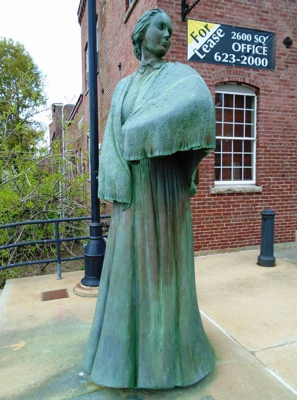 The Mill Girl Sculpture image. Click for full size.