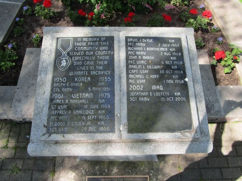 Newark Post WWII Memorial image. Click for full size.