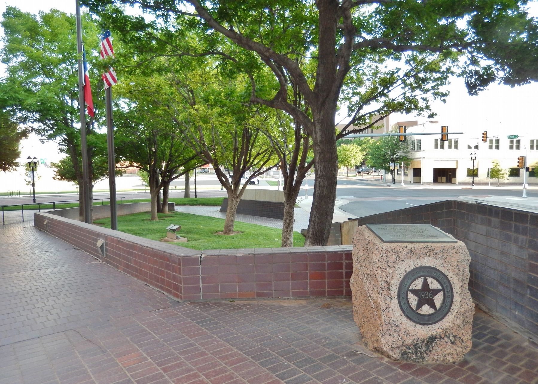 Potter County Marker (<i>wide view; looking south towards SE 6th Avenue & South Fillmore Street</i>) image. Click for full size.