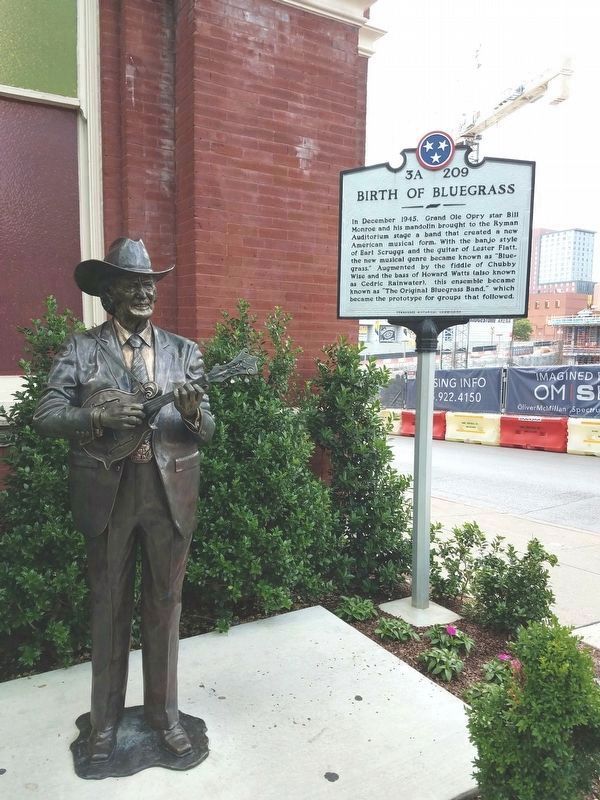 Bill Monroe Statue image. Click for full size.