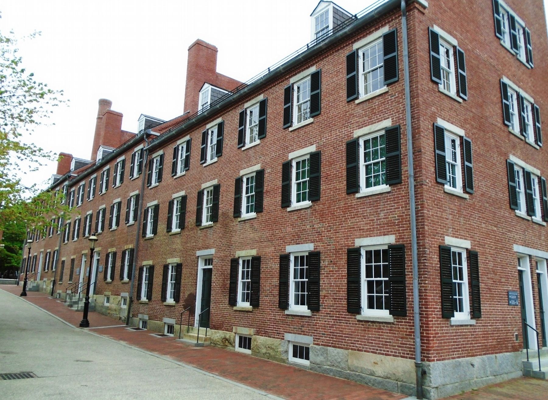 Former Mill Girls Boardinghouses image. Click for full size.
