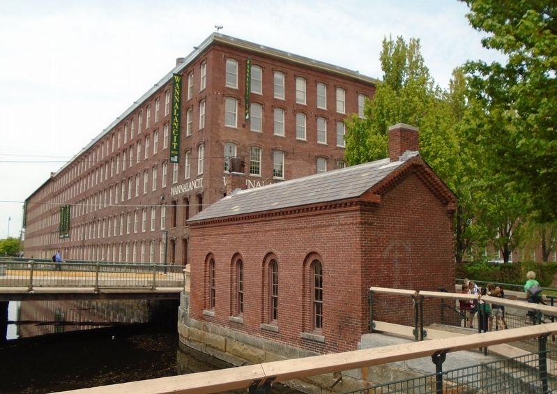 Former Wannalancit Mills image. Click for full size.
