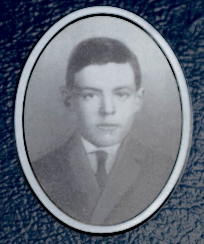 Carl Mayes Etherington (1892–1910) image. Click for full size.