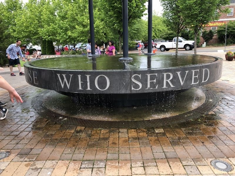 Veterans Memorial image. Click for full size.