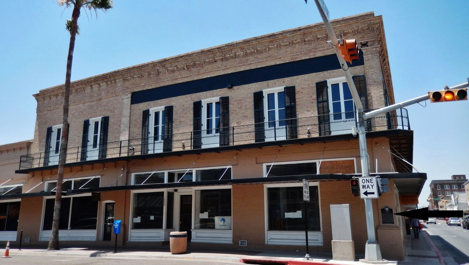 Juan H. Fernandez Store Building (<i>east side view; marker visible at right corner</i>) image. Click for full size.
