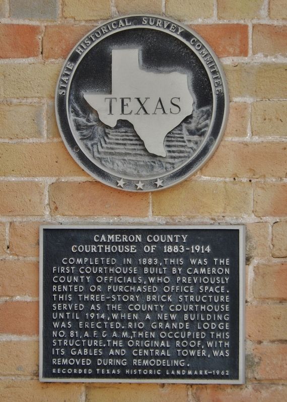 Cameron County Courthouse of 1883-1914 Marker (<i>tall view</i>). Click for full size. Cameron County Courthouse of 1883-1914 Marker (<i>tall view</i>) image. Click for full size.