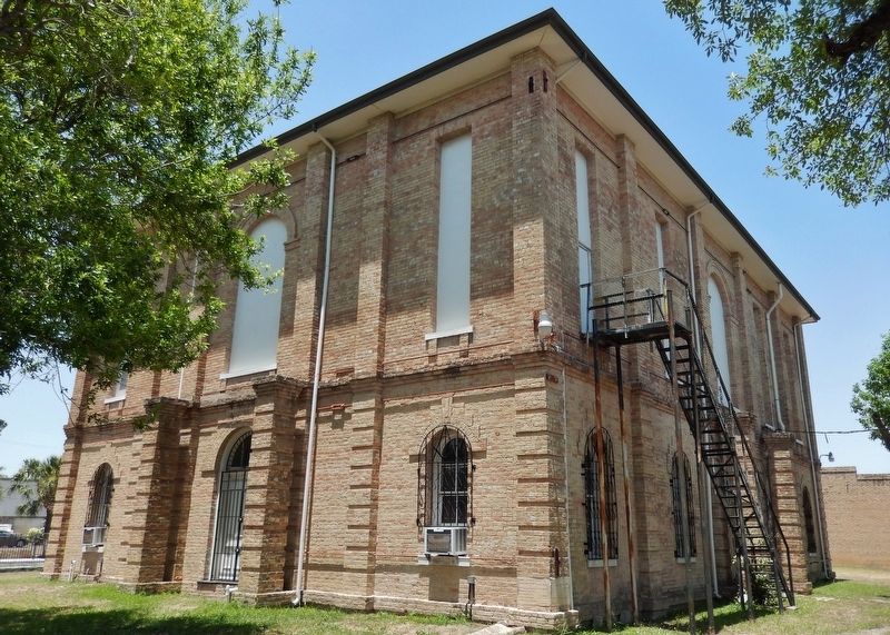 Cameron County Courthouse of 1883-1914 (<i>southeast corner view</i>). Click for full size. Cameron County Courthouse of 1883-1914 (<i>southeast corner view</i>) image. Click for full size.