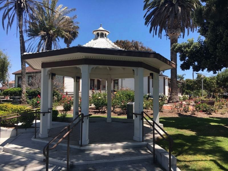 The Twin Inns Gazebo and Marker image. Click for full size.