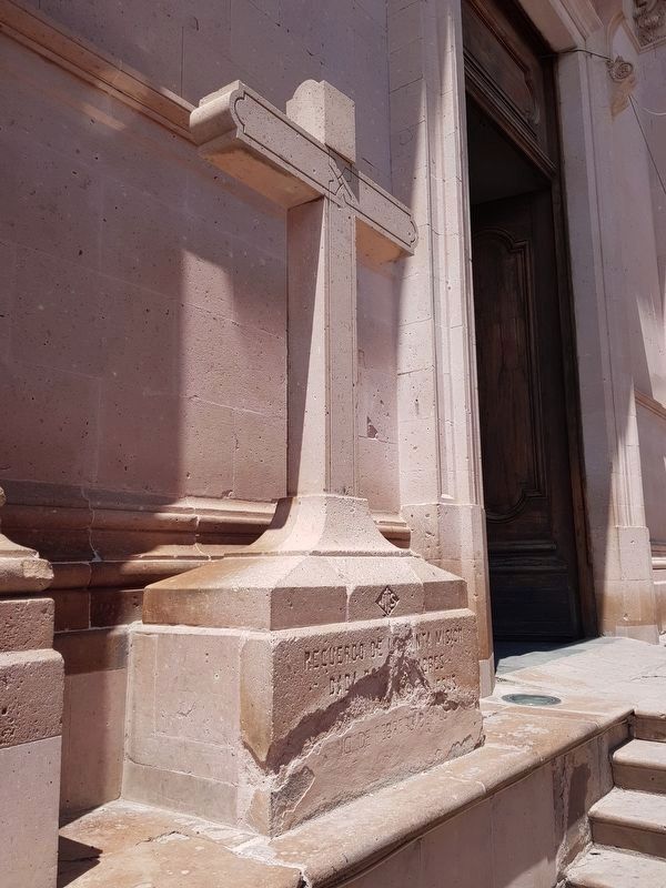 A cross on the southern side of the San José Parish Church. Click for full size. A cross on the southern side of the San José Parish Church image. Click for full size.