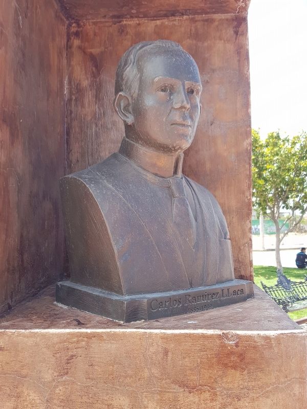 A bust of Ramírez Llaca on the Plaza of the Constituent Congress of 1917 image. Click for full size.