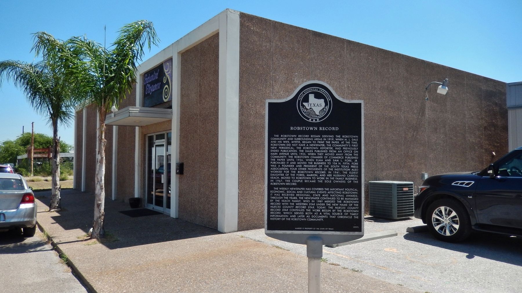 Robstown Record Marker (<i>wide view</i>) image. Click for full size.