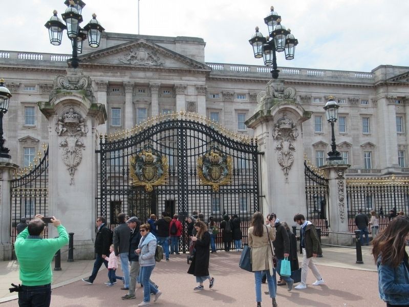 The Gates to Buckingham Palace. Click for full size. The Gates to Buckingham Palace image. Click for full size.