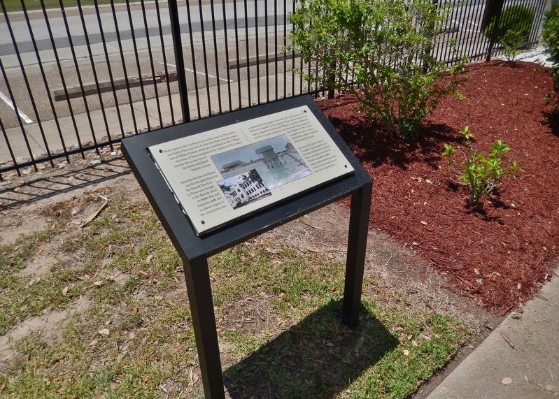 Kenedy County Courthouse Construction Marker (<i>wide view</i>) image. Click for full size.