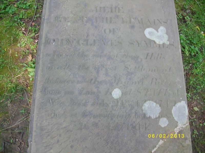 John Cleves Symmes Grave Close-up image. Click for full size.