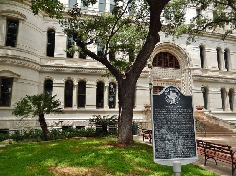 Plaza de Armas Marker (<i>wide view; San Antonio City Hall entrance in background</i>) image. Click for full size.