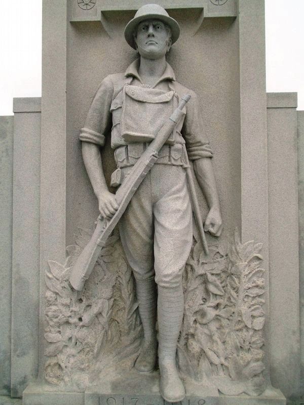 War Memorial WWI Soldier Statue image. Click for full size.