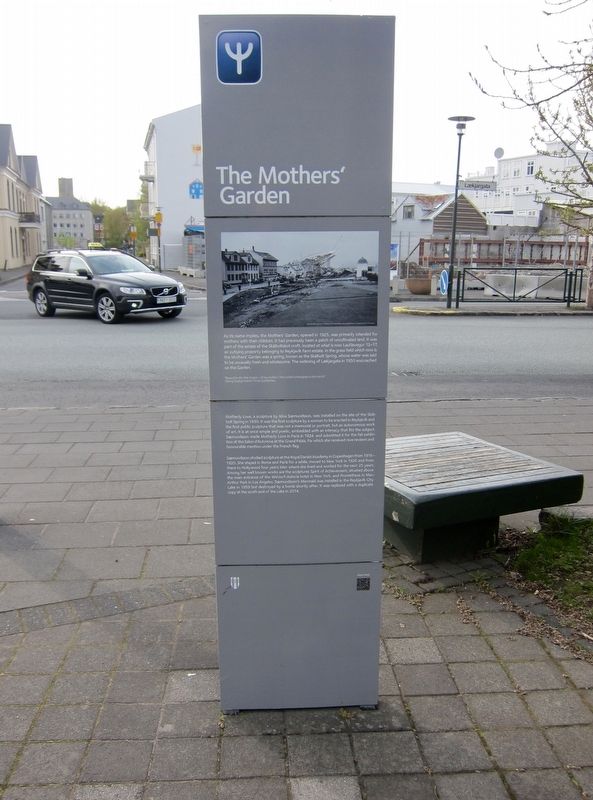 The Mothers' Garden / Mragarurinn Marker - English Side image. Click for full size.