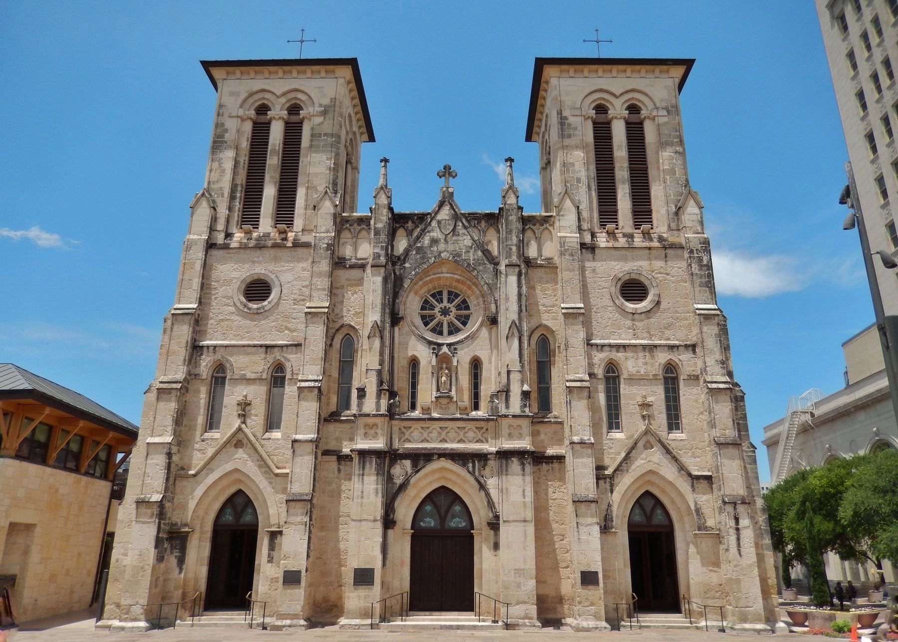 San Fernando Cathedral, Main Plaza, San Antonio, Texas (<i>near marker</i>). Click for full size. San Fernando Cathedral, Main Plaza, San Antonio, Texas (<i>near marker</i>) image. Click for full size.