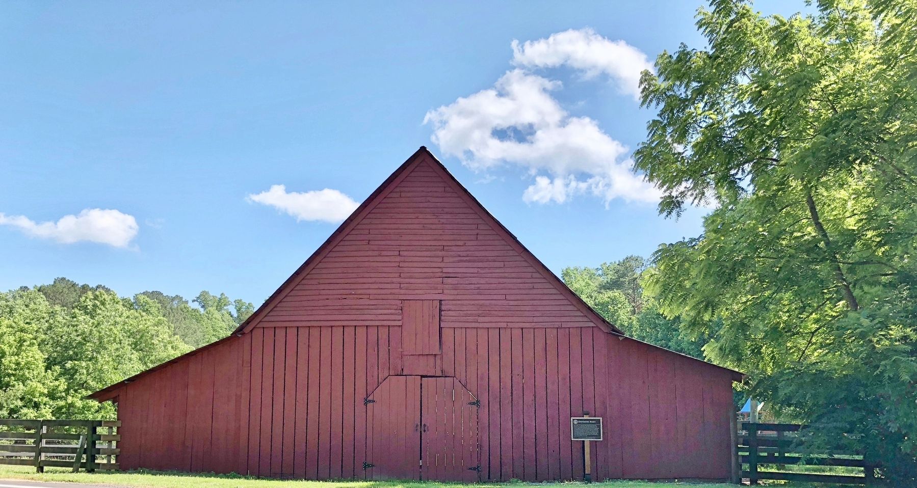 The Dinsmore Barn. Click for full size. The Dinsmore Barn image. Click for full size.
