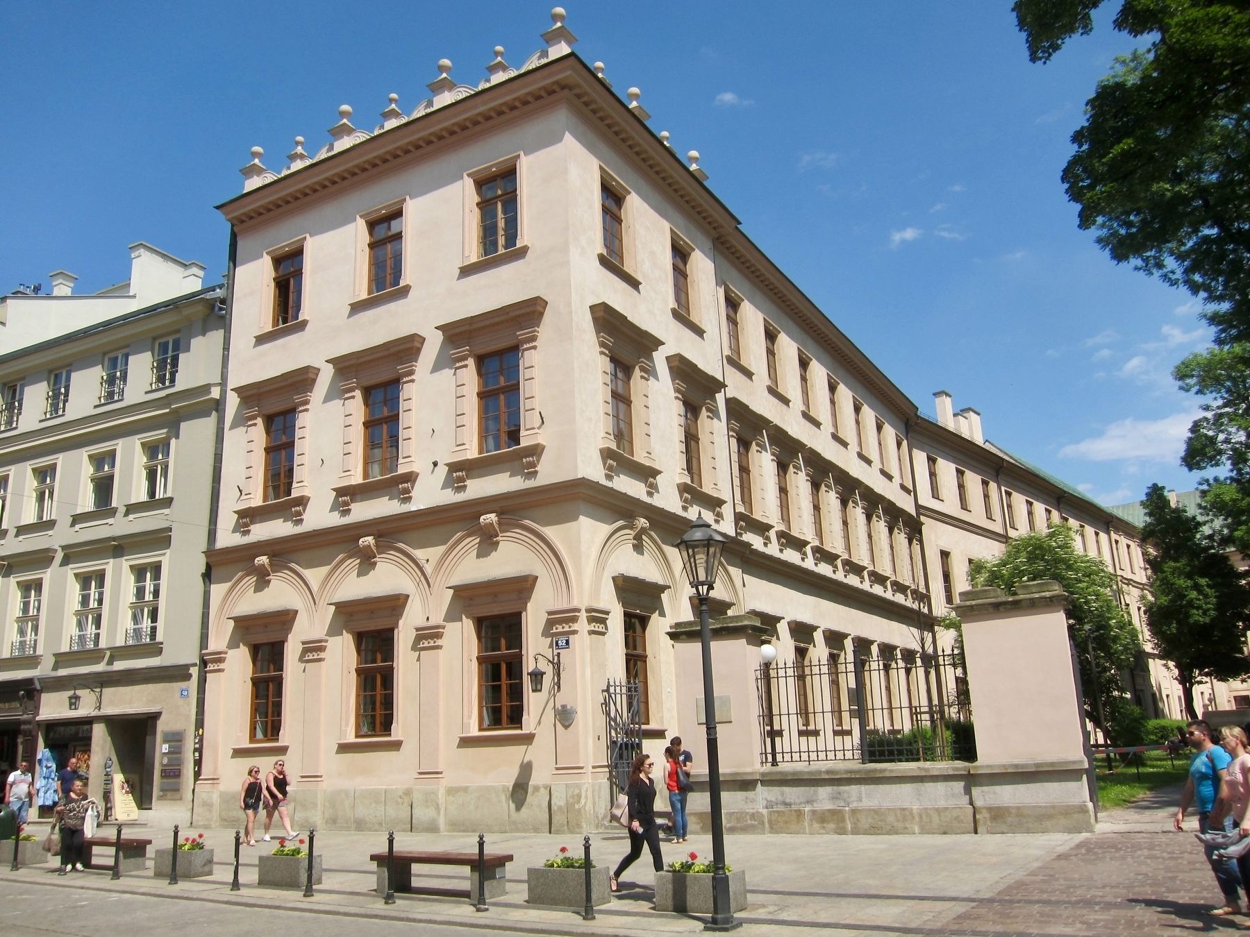 Collegium Broscianum and Marker - Wide View image. Click for full size.