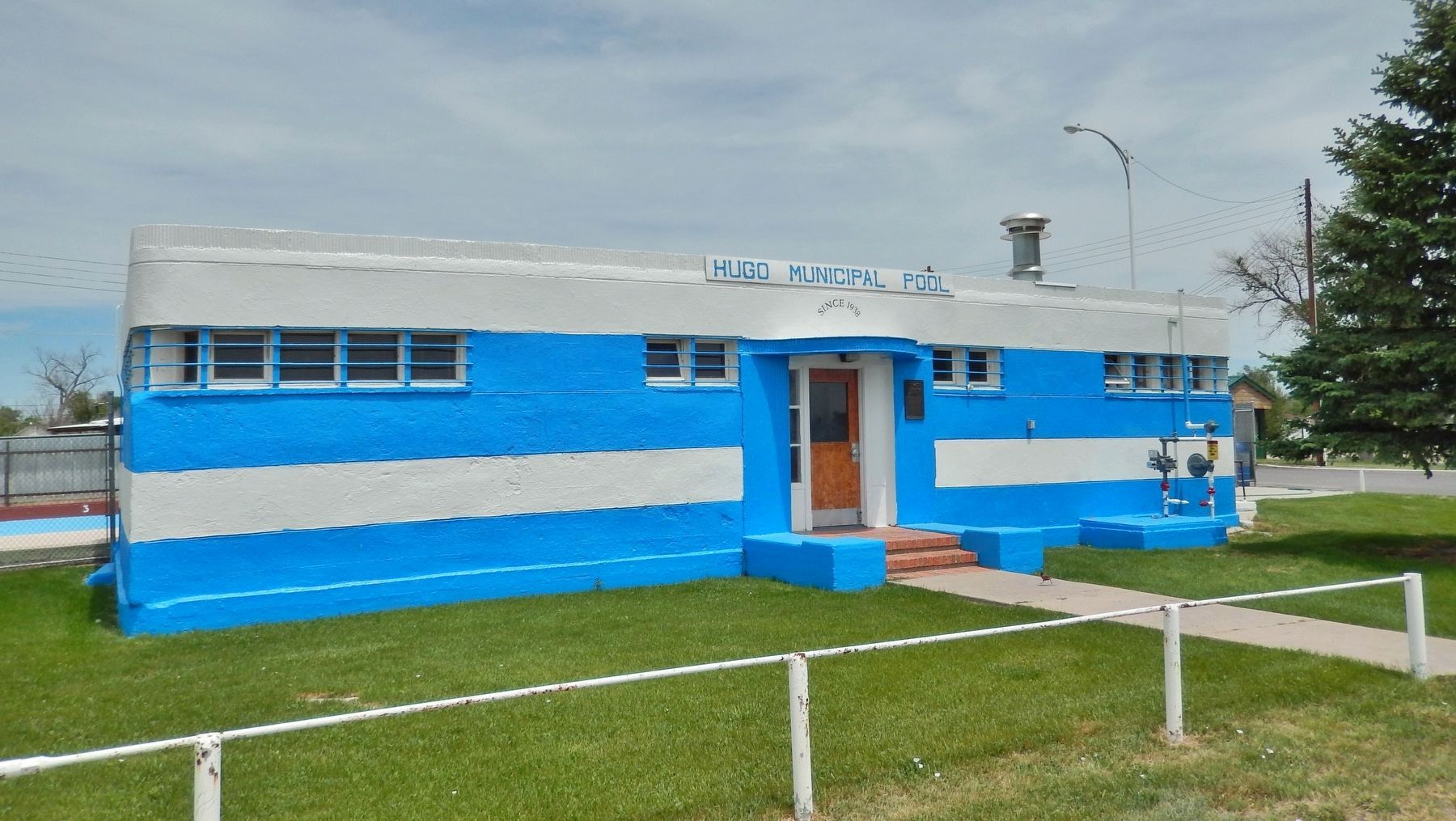 Hugo Municipal Pool image. Click for full size.