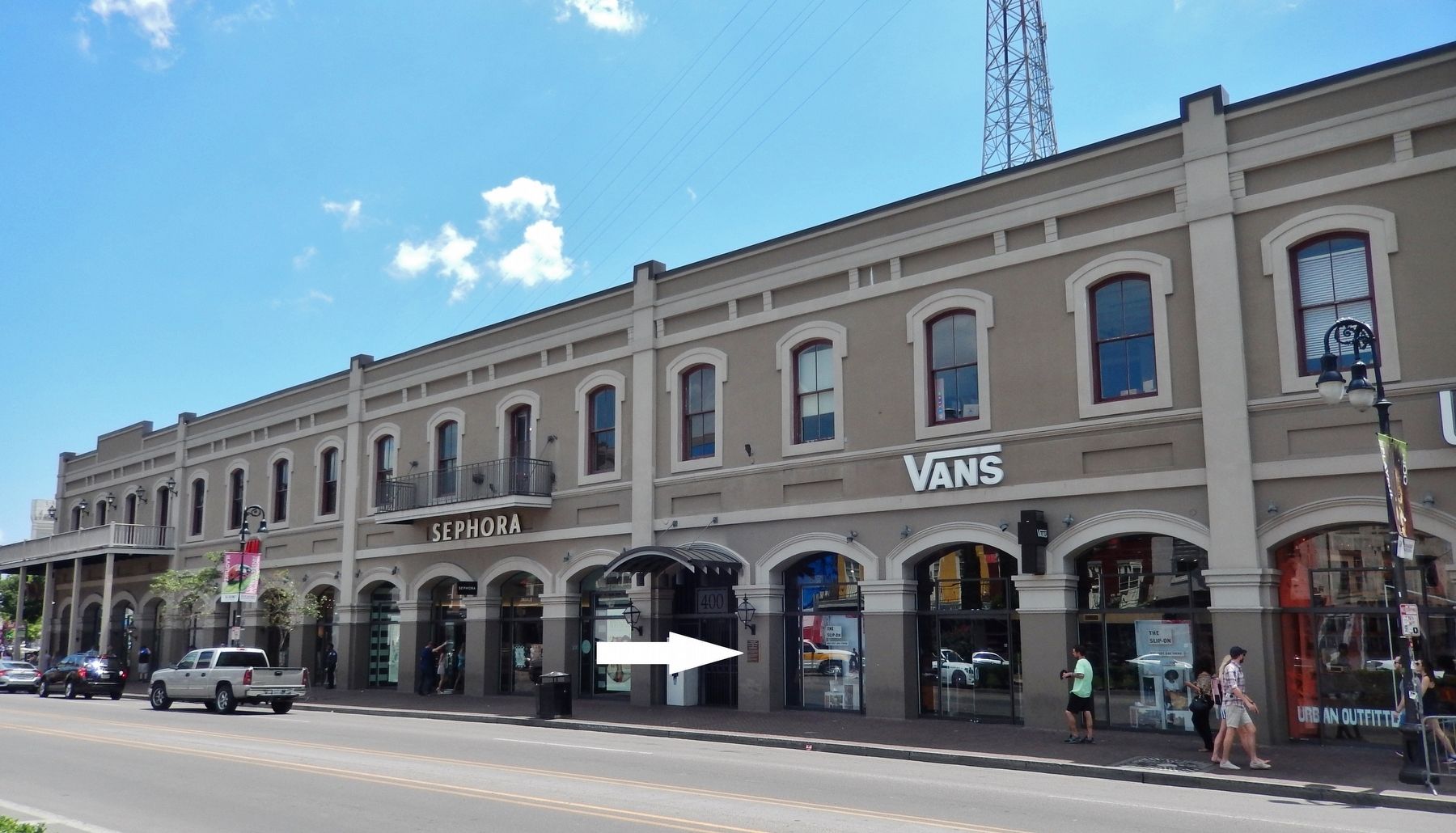 Importer's Bonded Warehouses Marker (<i>wide view; marker near center of block</i>). Click for full size. Importer's Bonded Warehouses Marker (<i>wide view; marker near center of block</i>) image. Click for full size.
