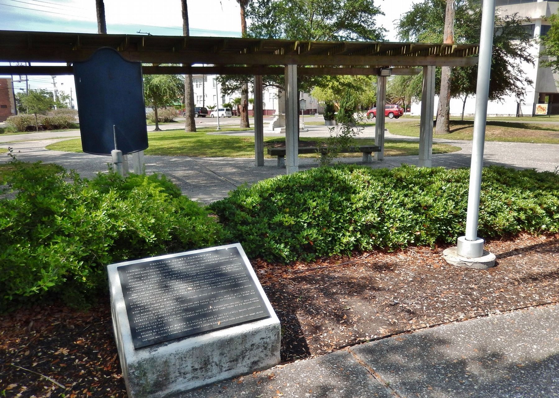Galveston County Communities Marker (<i>wide view; Avenue H & Moody intersection in background</i>) image. Click for full size.