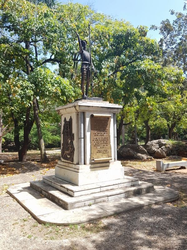 An additional view of the Don Quijote statue near the José Alejandro Peña Marker image. Click for full size.