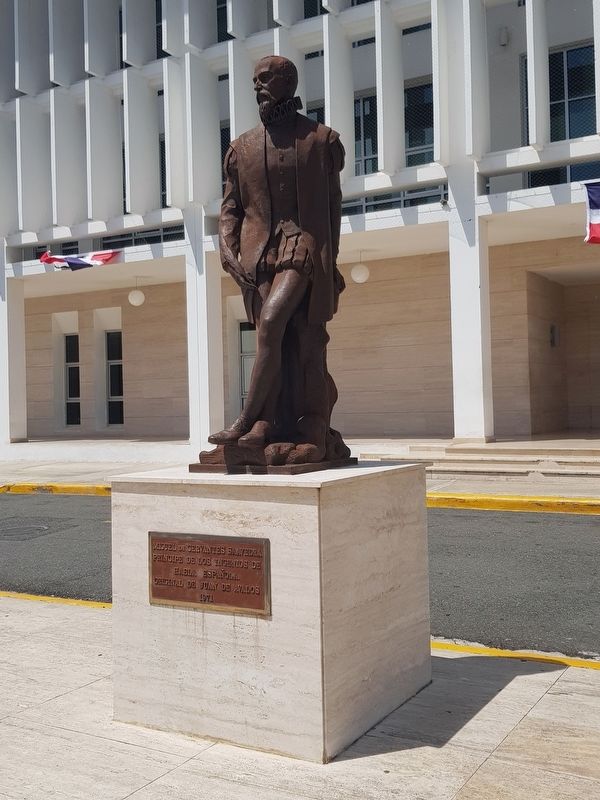 A statue of Miguel Cervantes, some meters to the east of the marker image. Click for full size.