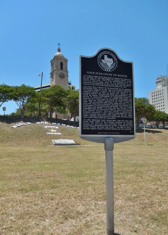 Gold Star Court of Honor Marker (<i>tall view</i>) image. Click for full size.
