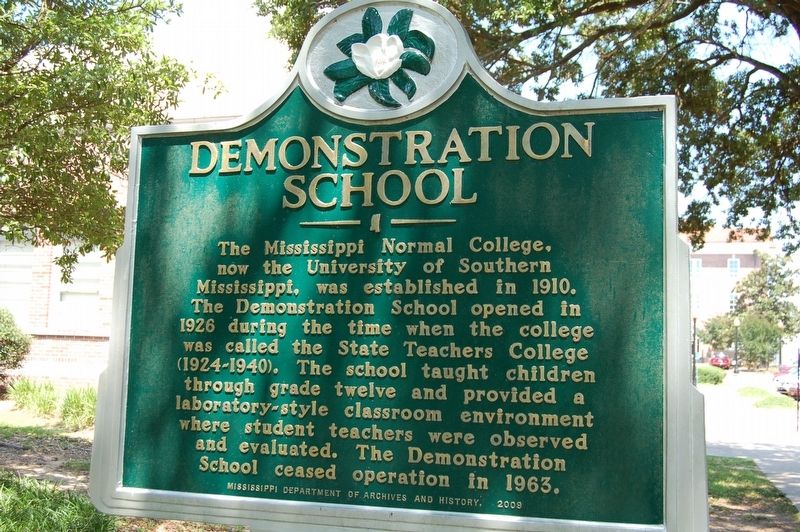 Demonstration School Marker image. Click for full size.