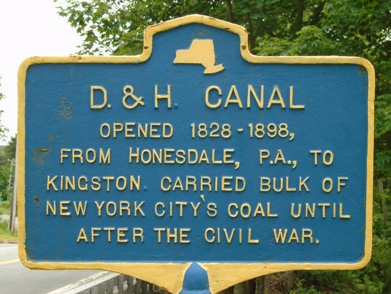 D. & H. Canal Marker image. Click for full size.
