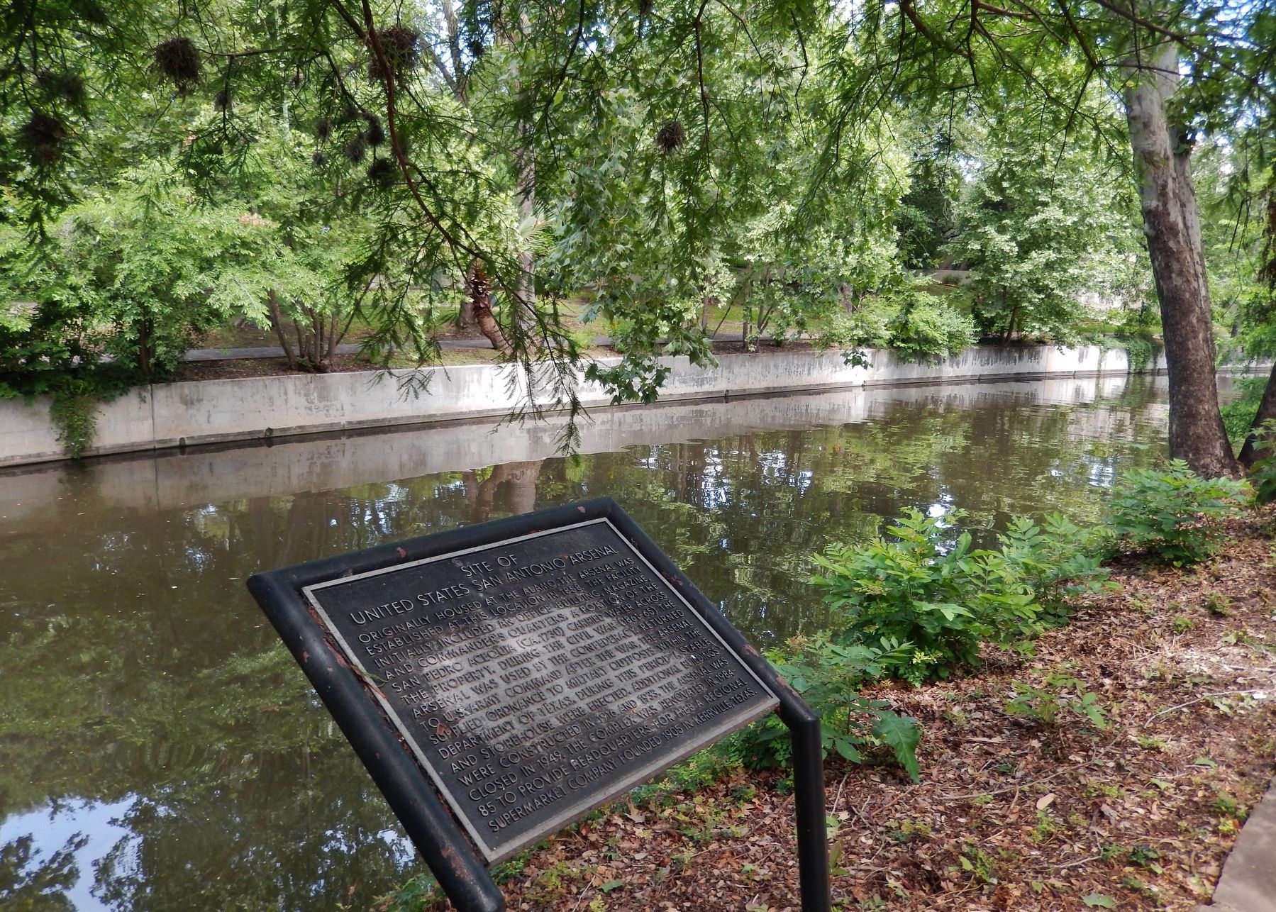 Site of United States San Antonio Arsenal Marker (<i>wide view north along San Antonio River </i>) image. Click for full size.