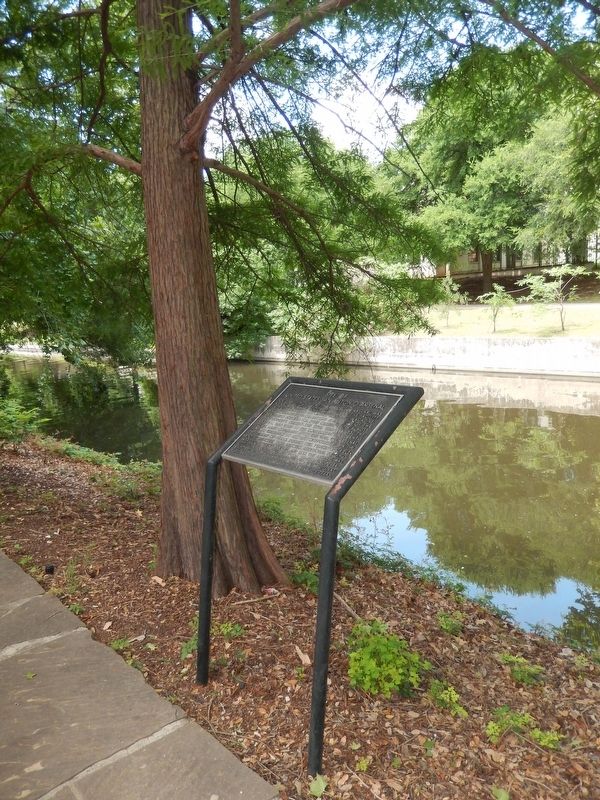 Site of United States San Antonio Arsenal Marker (<i>arsenal was on opposite side of river</i>) image. Click for full size.