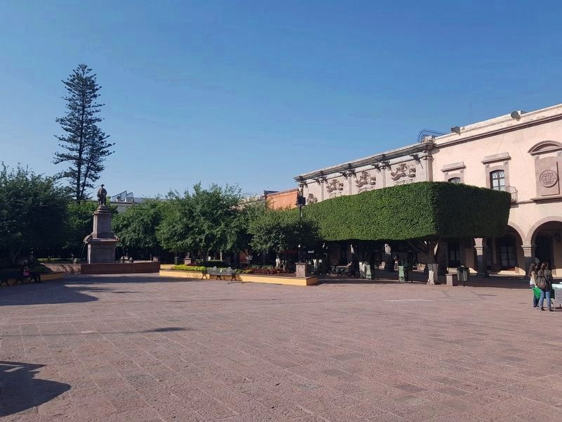 The Plaza de Armas of Querétaro seen towards the south image. Click for full size.