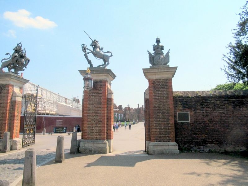 Site of the Toy Inn Marker at the gates to Hampton Court Palace image. Click for full size.