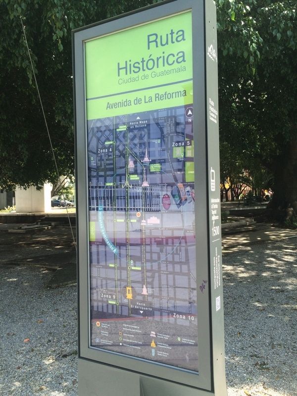 La Reforma Avenue Marker reverse image. Click for full size.