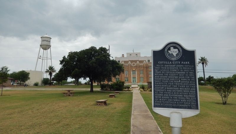 Cotulla City Park Marker (<i>wide view; La Salle County Courthouse in the background</i>) image. Click for full size.