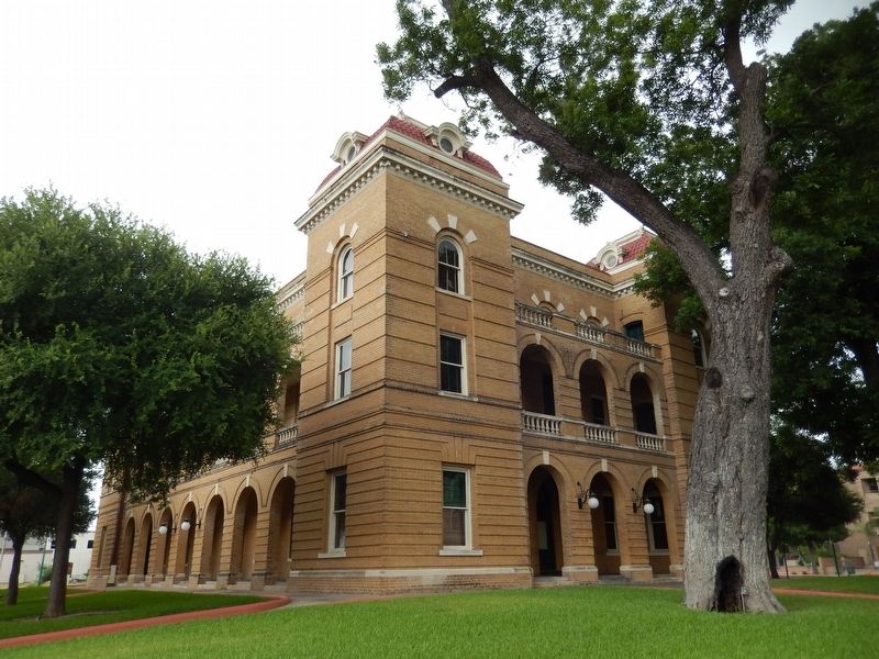 Webb County Courthouse (<i>northeast corner view</i>) image. Click for full size.