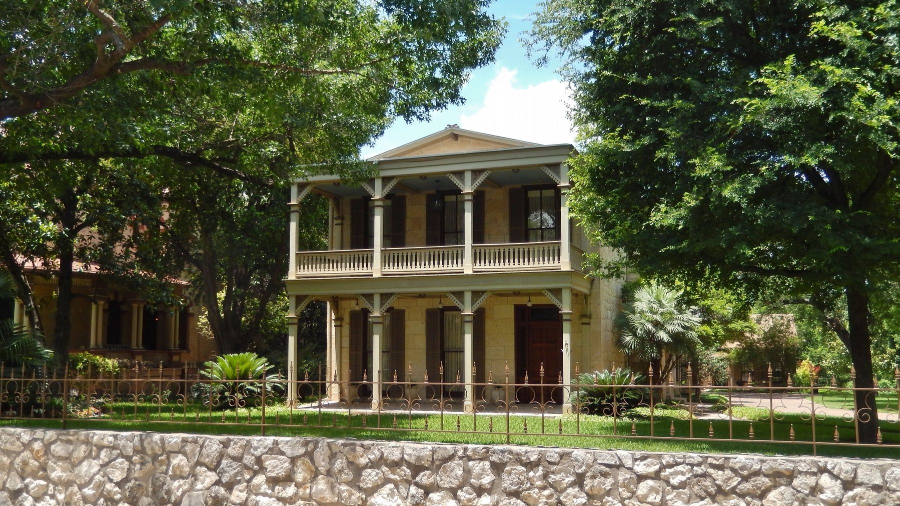 Elias and Lucy Edmonds House (<i>street view</i>) image. Click for full size.