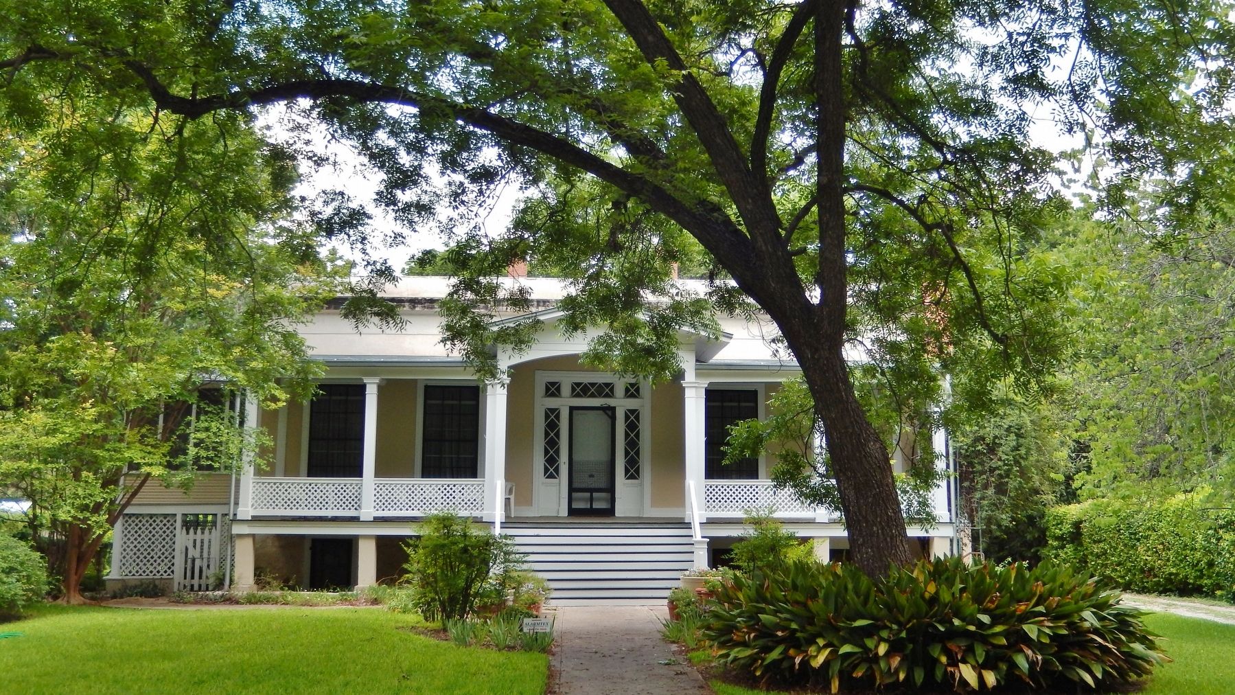 Gustav Blersch House image. Click for full size.