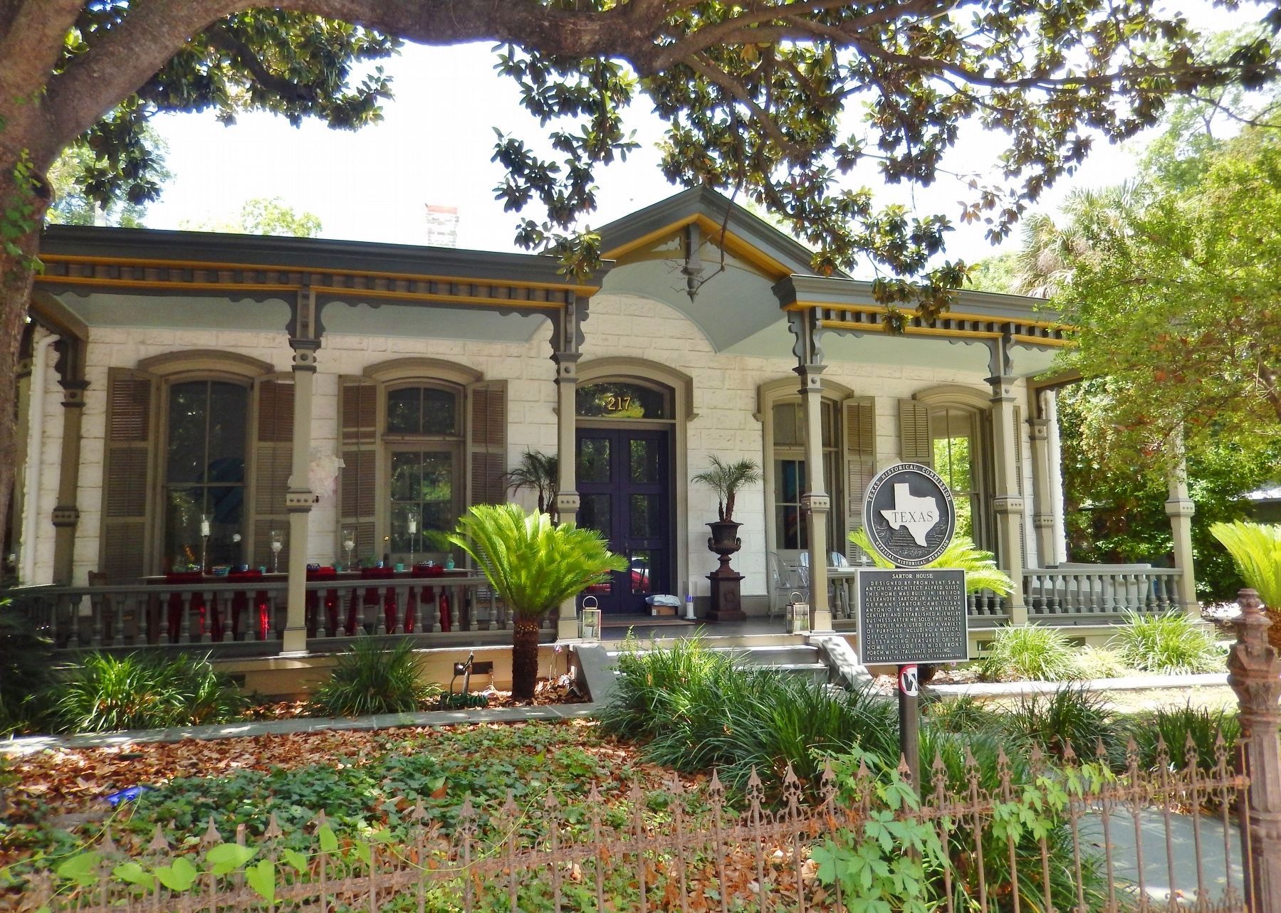 Sartor House (<i>wide view</i>). Click for full size. Sartor House (<i>wide view</i>) image. Click for full size.