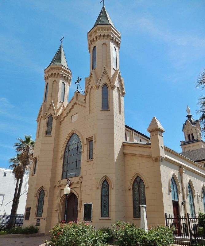 St. Mary's Cathedral (<i>front view</i>) image. Click for full size.