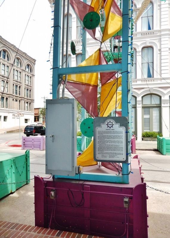 Powell Arch Marker (<i>tall view; marker is mounted directly on arch supporting pillar</i>). Click for full size. Powell Arch Marker (<i>tall view; marker is mounted directly on arch supporting pillar</i>) image. Click for full size.