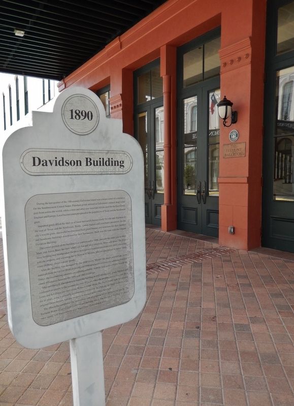 Davidson Building Marker (<i>tall view</i>) image. Click for full size.