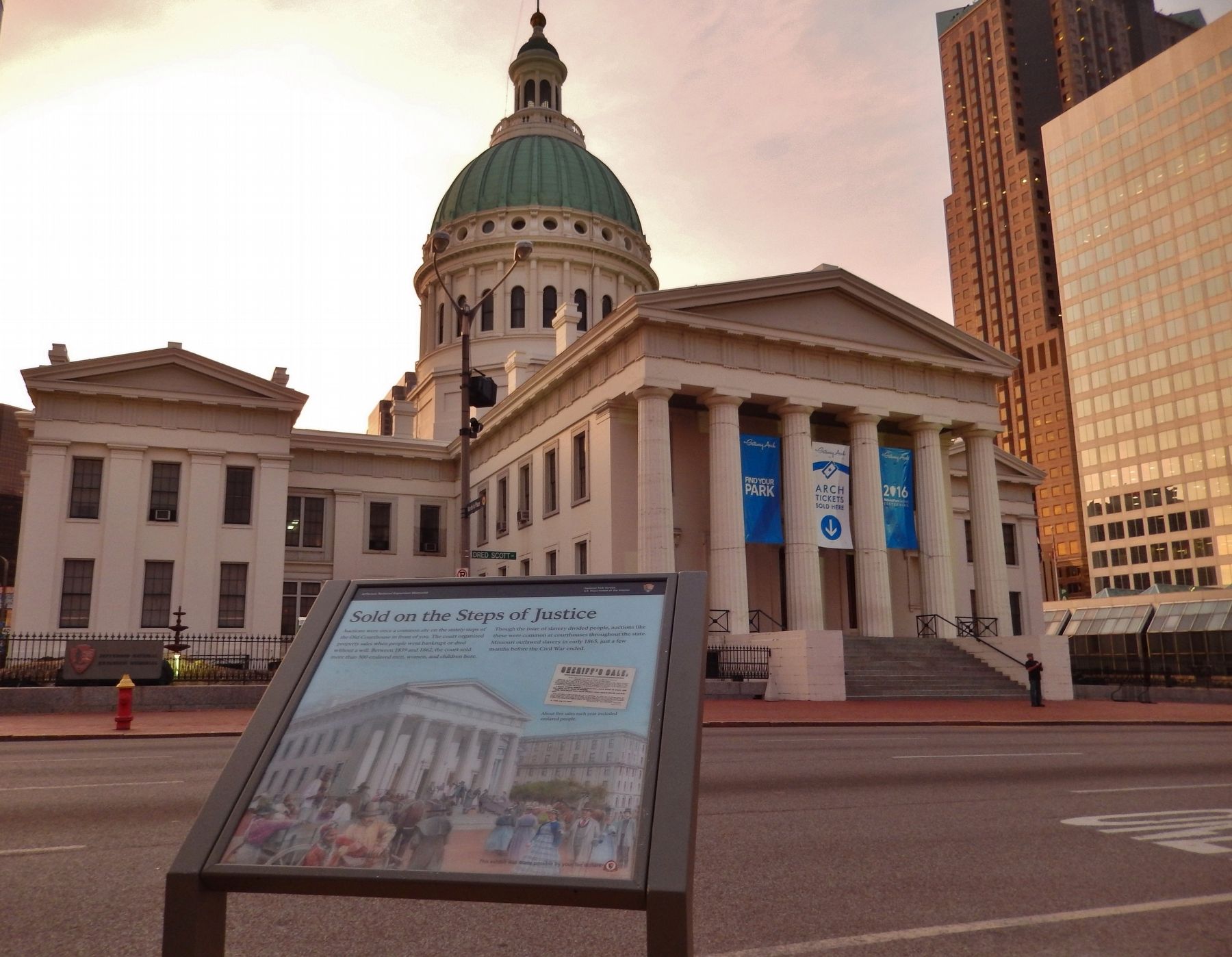 Sold on the Steps of Justice Marker (<i>wide view; Saint Louis County Courthouse in background</i>) image. Click for full size.