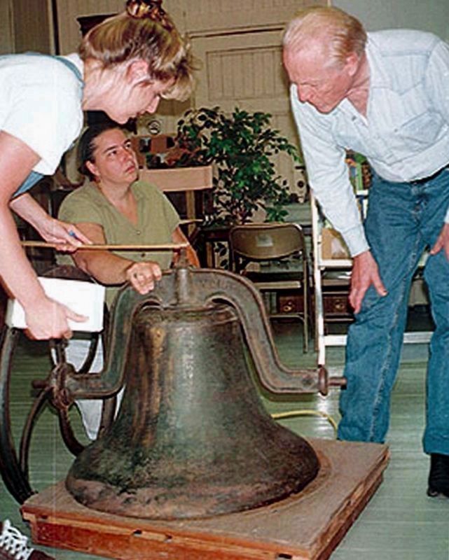 Saugus School Bell image. Click for full size.
