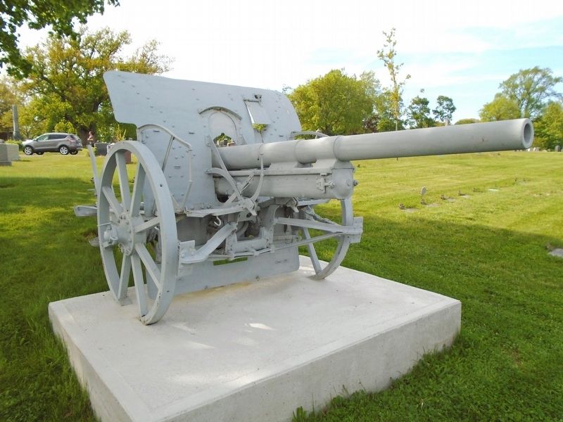 World War Memorial Gun image. Click for full size.