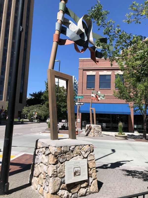 Laiak Monument image. Click for full size.